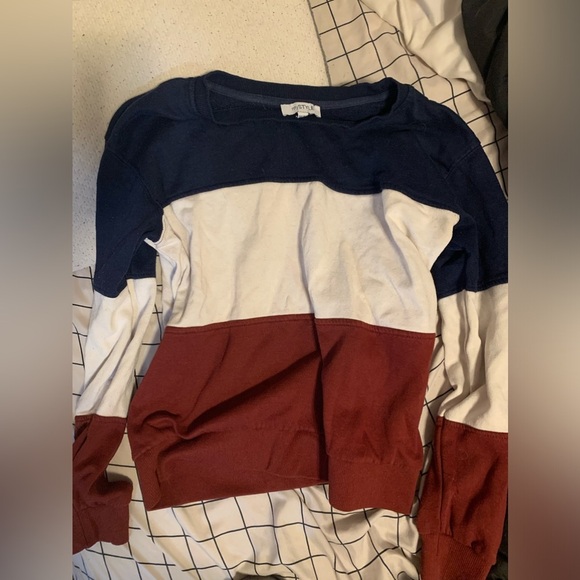 Giant Tiger MyStyle Colour Block Crew Neck Sweatshirt, Size Women’s M - Picture 1 of 4